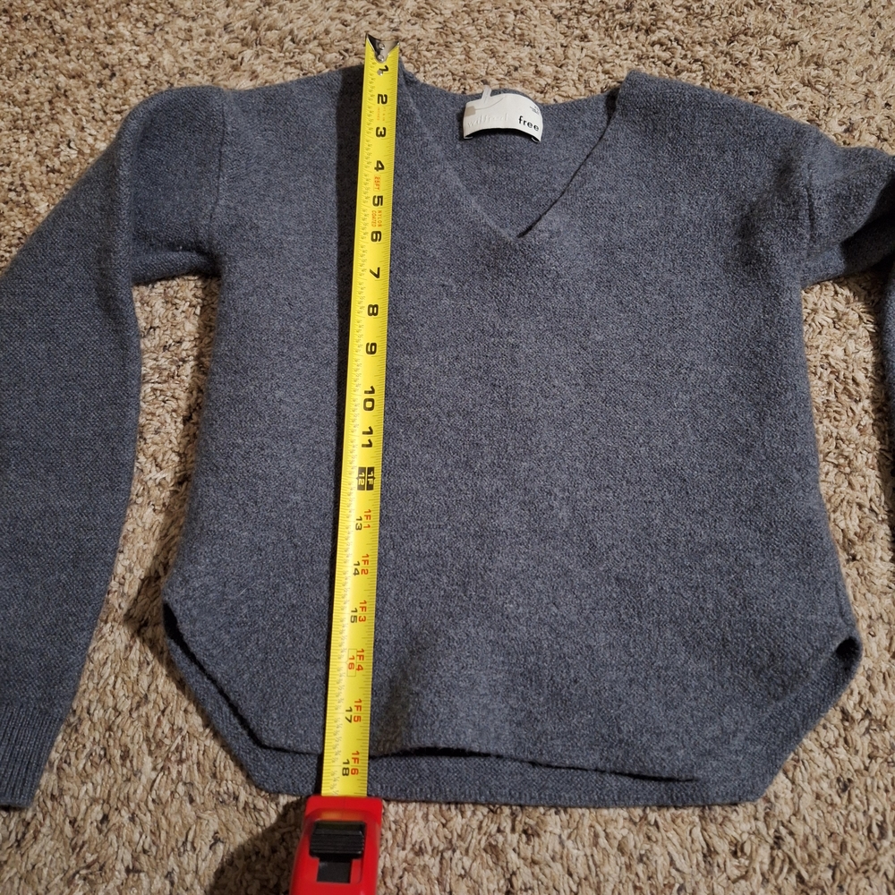 Aritzia Wilfred Free Merino Wool Wolter V-Neck Sweater (Fits XXS/XS) - Picture 4 of 10
